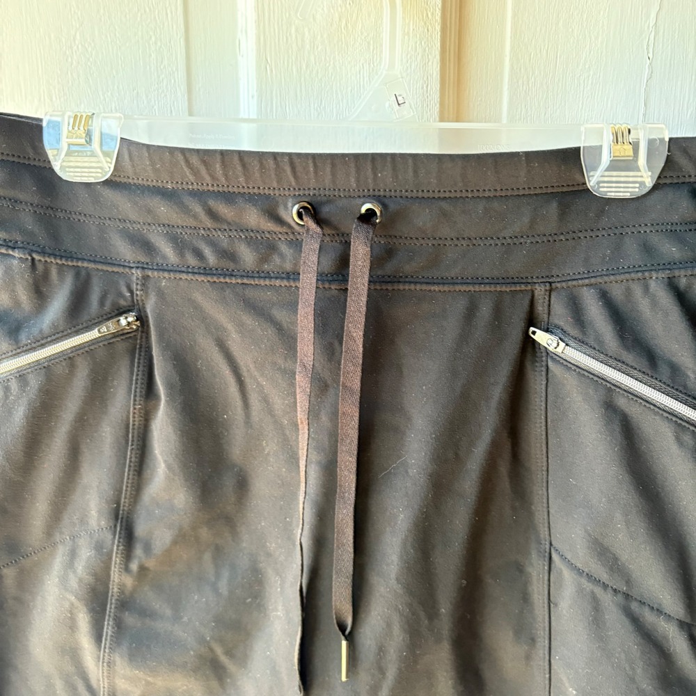 Athleta Metro Skirt Skort Womens S Black Activewear Pockets Gorpcore Tennis Golf - Picture 3 of 12